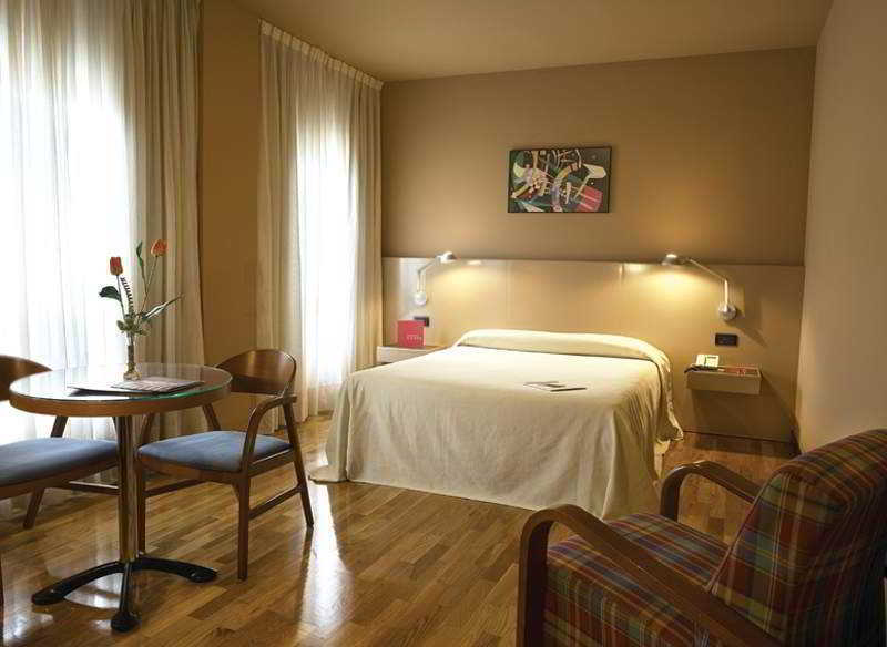 אוביידו Aparthotel Campus חדר תמונה