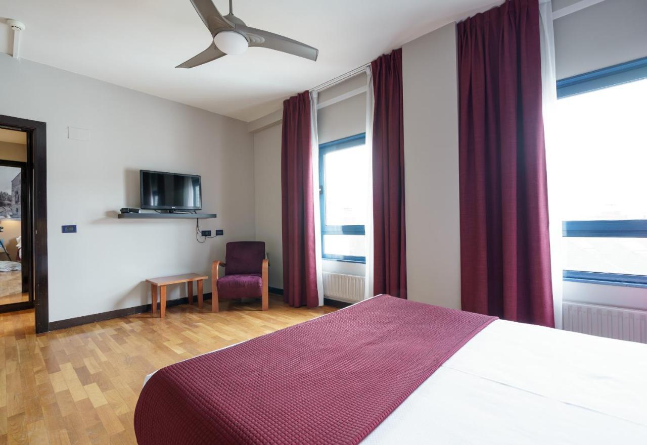 אוביידו Aparthotel Campus מראה חיצוני תמונה